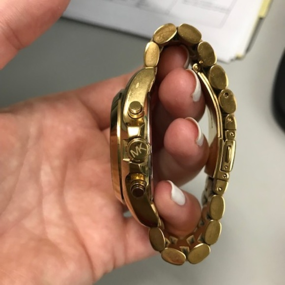 Michael Kors Gold Watch - Picture 2 of 4
